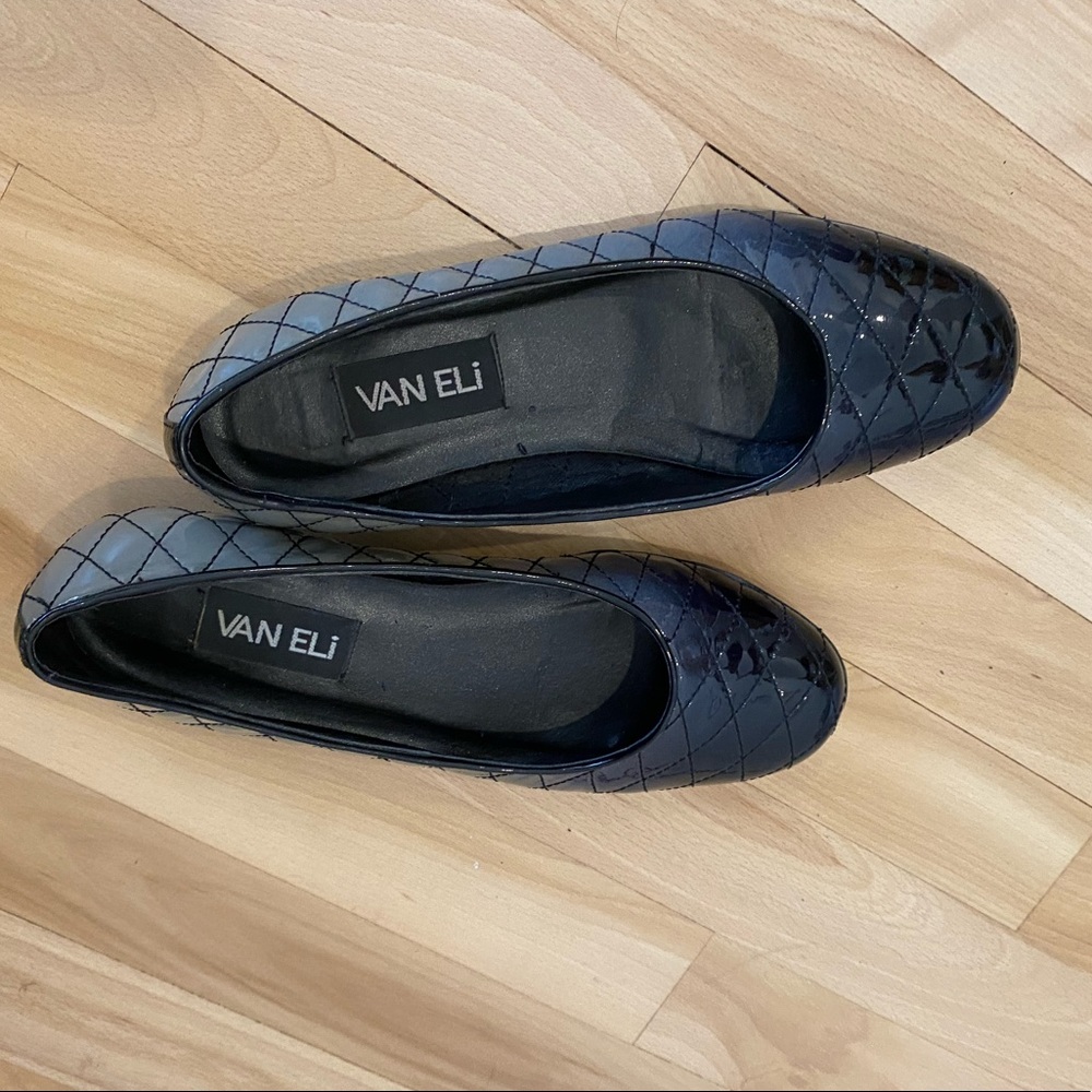 Vaneli Serene Flat Ombre grey to black
7.5 M